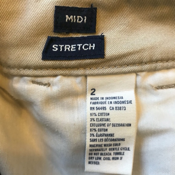 AE Khaki Shorts - Picture 5 of 5